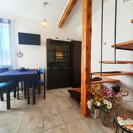 Senka Apartment Ika